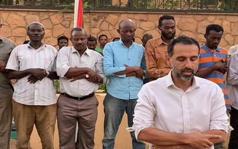 İngiltere’nin Sudan’daki "Lawrence"ı Namaz Kıldırdı
