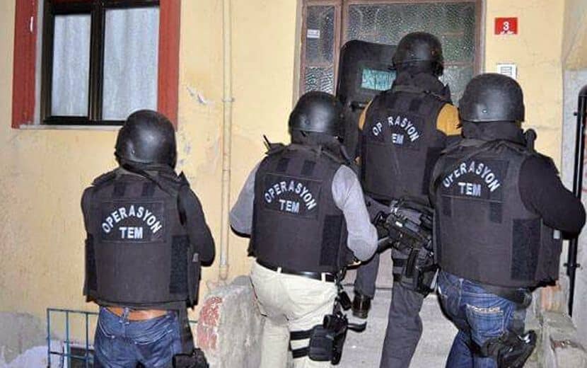 Emniyet’ten Müslüman Uygurların Evlerine Baskın