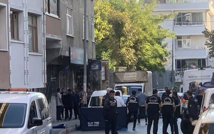 Bozuk Laik Nizam Suç Üretiyor: Annesinin Başını Kesip Balkondan Attı