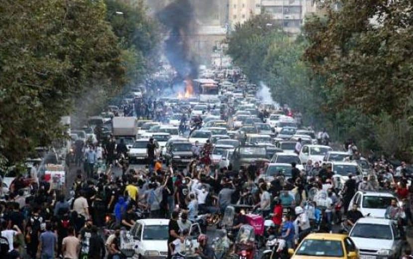 İran, Katliam Yaptığı Belucistan’da Sünni Alim İsmailzehi’yi Suçladı 