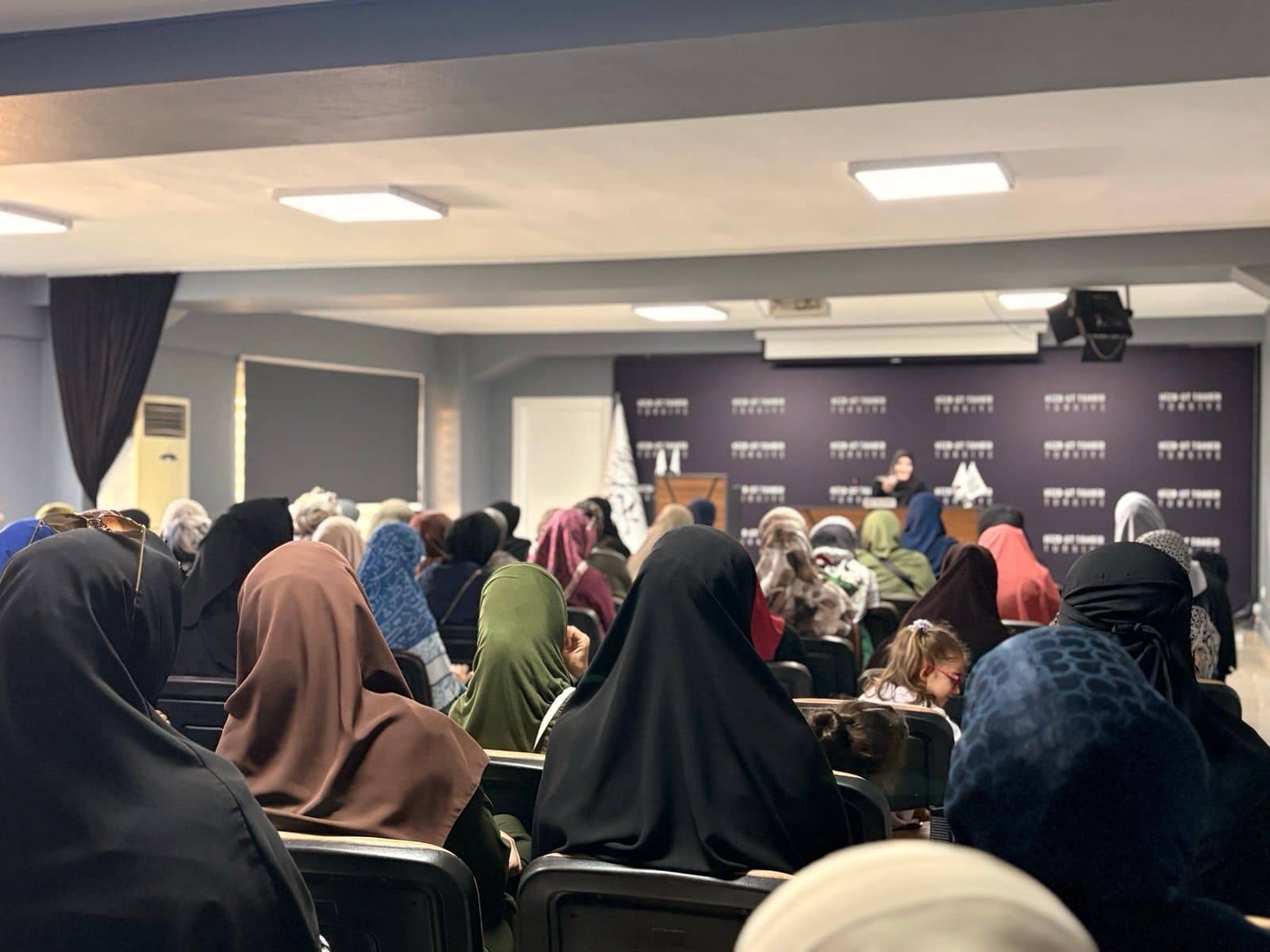 Köklü Değişim Kadın Kolları İstanbul Temsilciliği Olarak “Neslin İhyasından Medeniyetin İnşasına” Başlıklı Panel Gerçekleştirdik