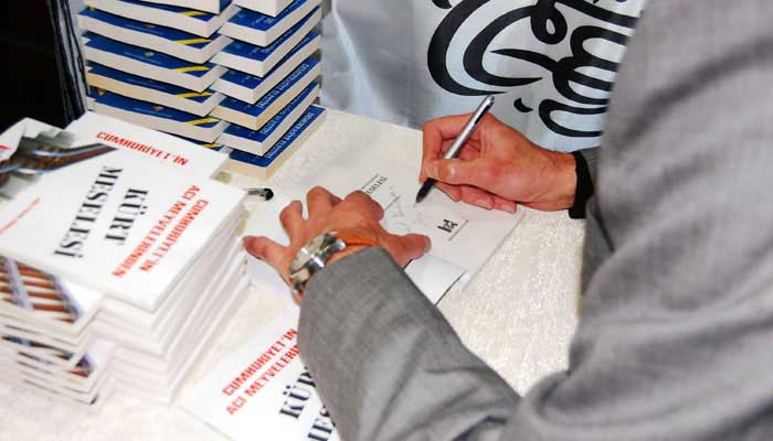 Süleyman UĞurlu İstanbul'da Okurlarıyla Buluştu