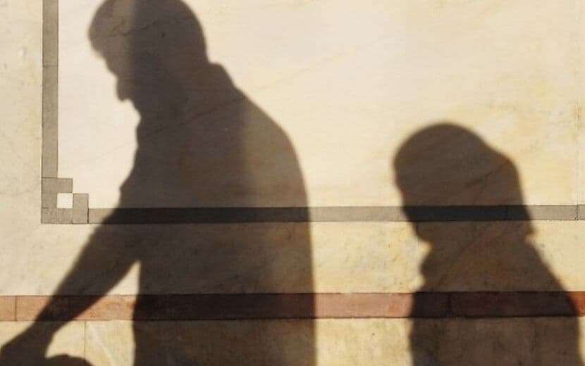 ZULÜM BAHANESİ İLE İTAAT FARZINDAN UZAK DURMAK