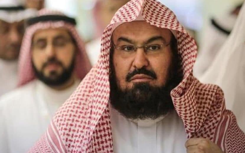 Kâbe İmamı Sudeys’e Protesto: “Ey Amerika’nın Kölesi, Ey Trump’ın Kulları”