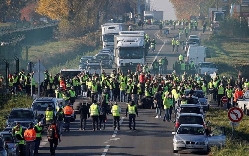 Akaryakıt Zamları İçin Fransa Ayakta
