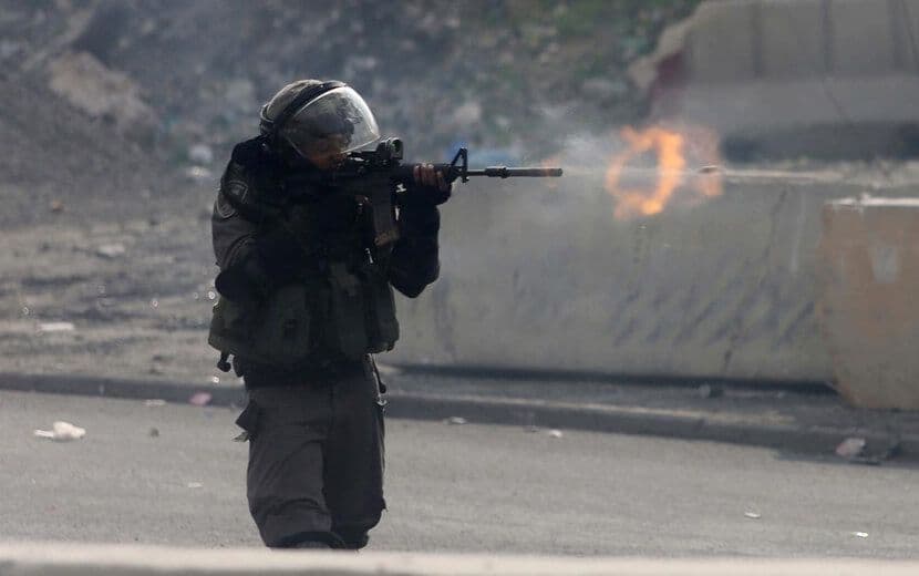 “İsrail” Ramallah’ta Gerçek Mermilerle Saldırdı