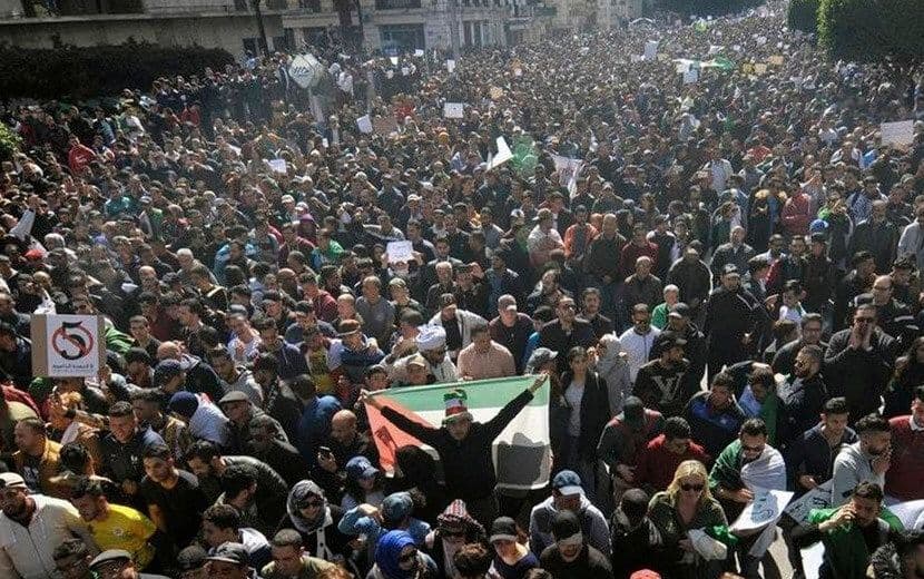 Cezayir Yeni Buteflika’sını Seçmeye Hazırlanıyor