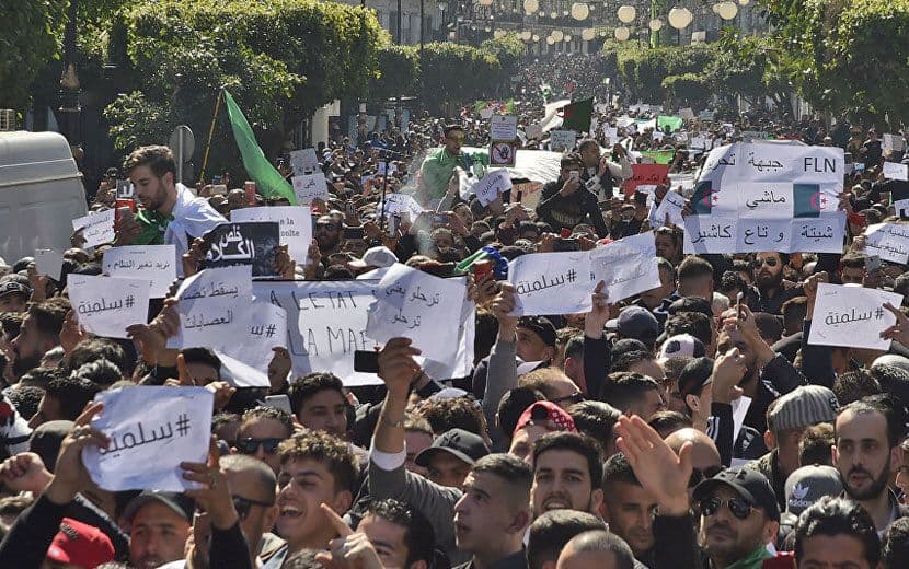 Cezayir’de Halk Korku Duvarını Aştı: “Binlerce Kişi Protesto Gösterilerine Katıldı”