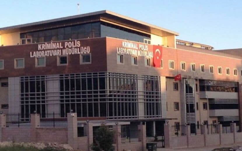 3 Polis, Emniyet Müdürlüğü Müzesini Soydu