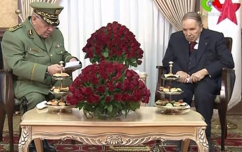 Cezayir’de Buteflika’ya Görevden Ayrıl Muhtırası