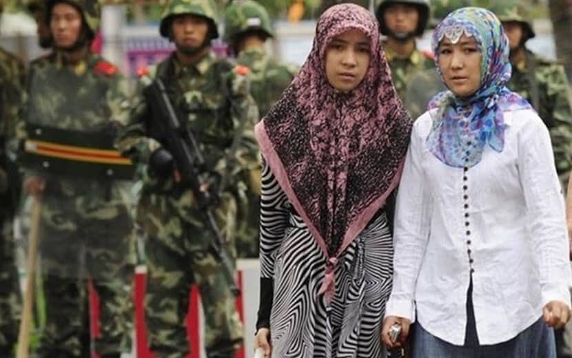 Kızıl Çin’den Sınıra Dev Levha: ’Başörtüsü ve Sakal Yasak’