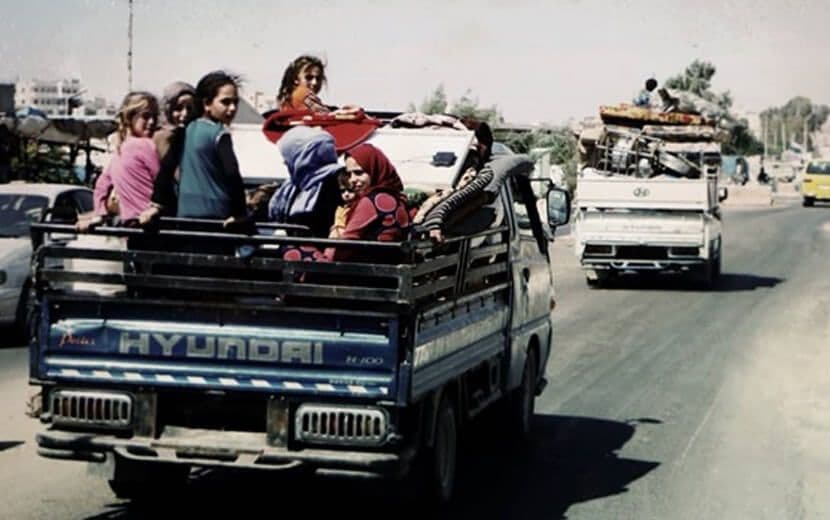 Rus Bombardımanları Sonrası Yüz Binlerce Kişi İdlib’i Terk Ediyor