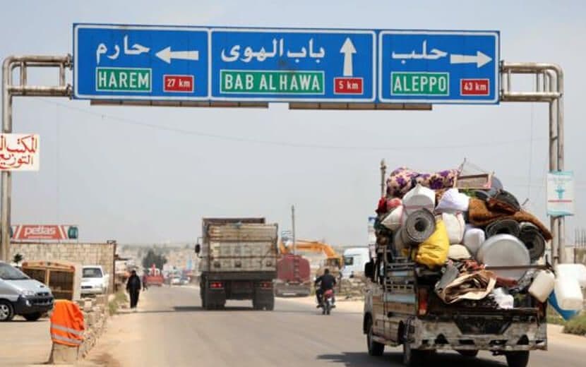 Siviller Esed Zulmünden Kaçıyor