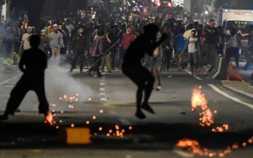 Endonezya’da Demokrasi Katliamı: 276 Ölü