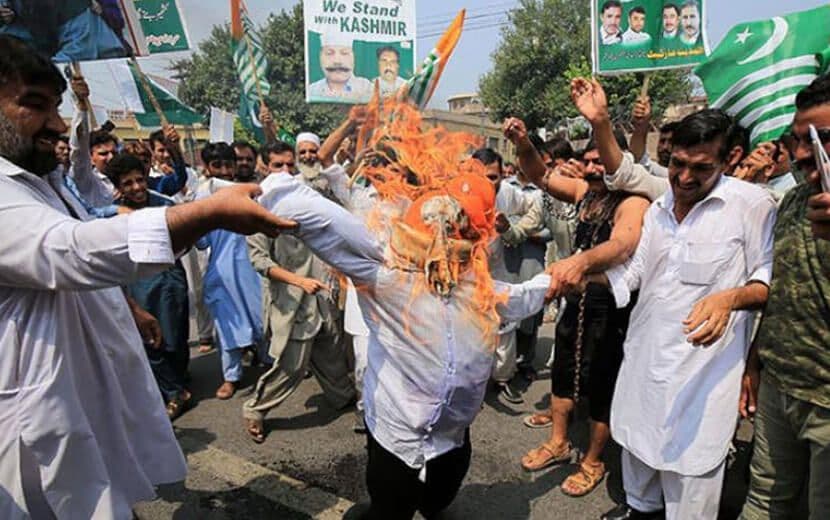 Pakistan Halkından Hindistan’ın ‘Keşmir Kararına’ Protesto!