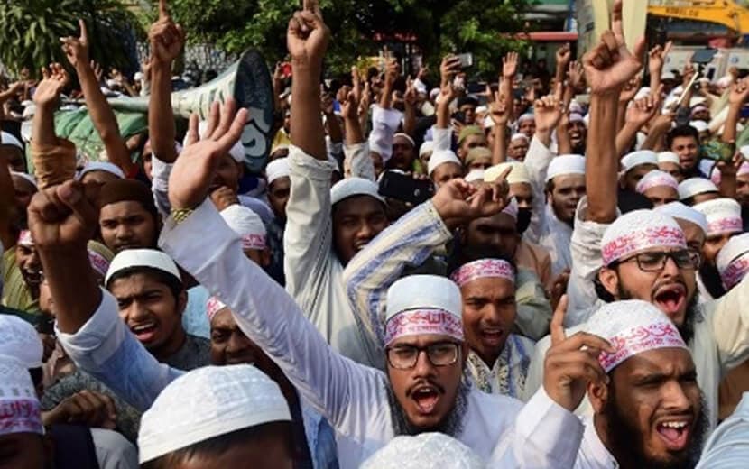 Bangladeş’te “İslam’a Hakaret” Halkı Sokağa Döktü: 4 Ölü