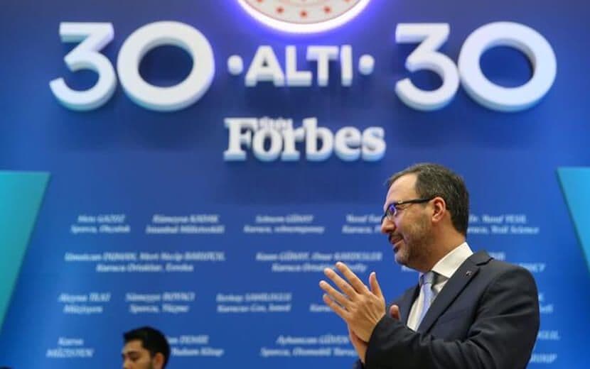 Dillerde Haticeler Gönüllerde Tilkiler