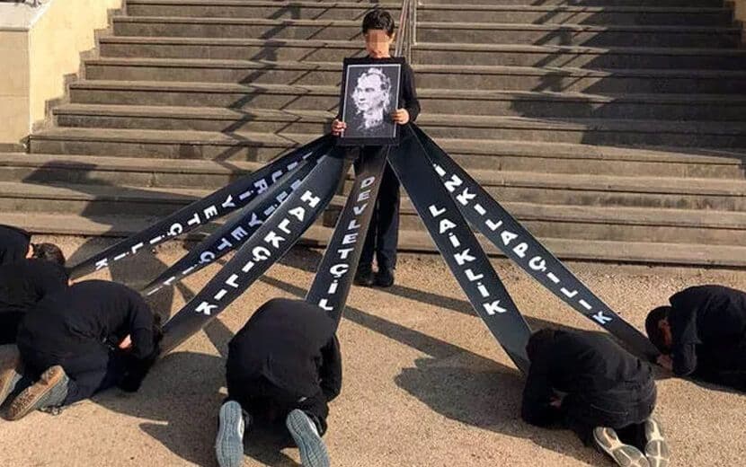 Çocuklar Resimlere Secde Ettirilince Susmuştunuz!