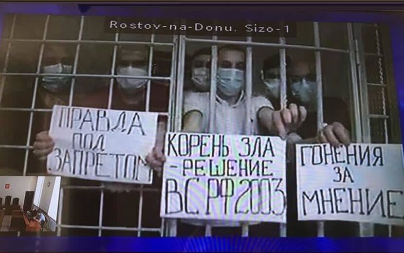 Kırımlı Tutsaklardan Rus Mahkemesine Protesto!