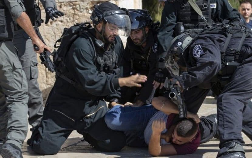 “İsrail” Altı Ayda 500 Filistinli Müslümanı Tutukladı!