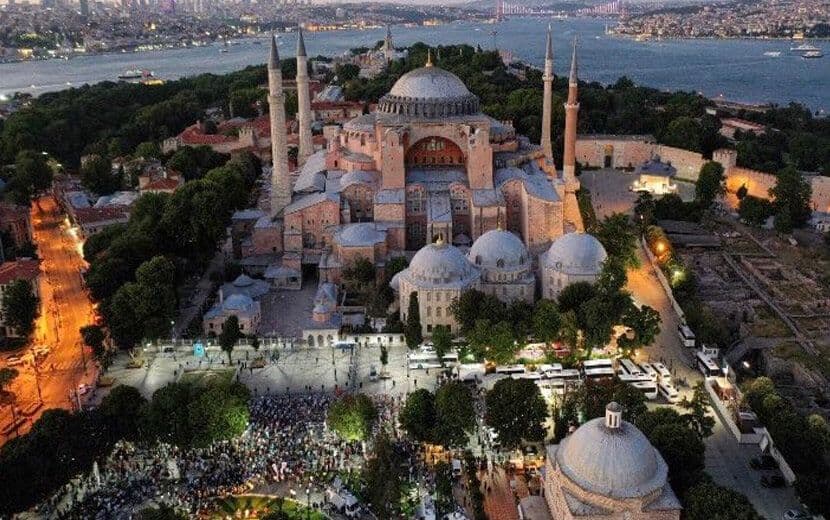 Müslümanlar Ayasofya’ya Tekbirlerle Geldi