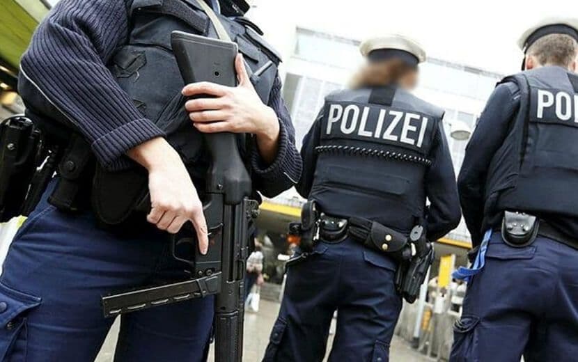 Almanya’da Polis Şiddetine Bir Yenisi Daha Eklendi!