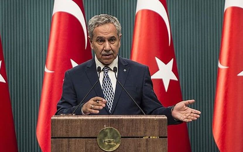 Bülent Arınç YİK Üyeliğinden İstifa Etti