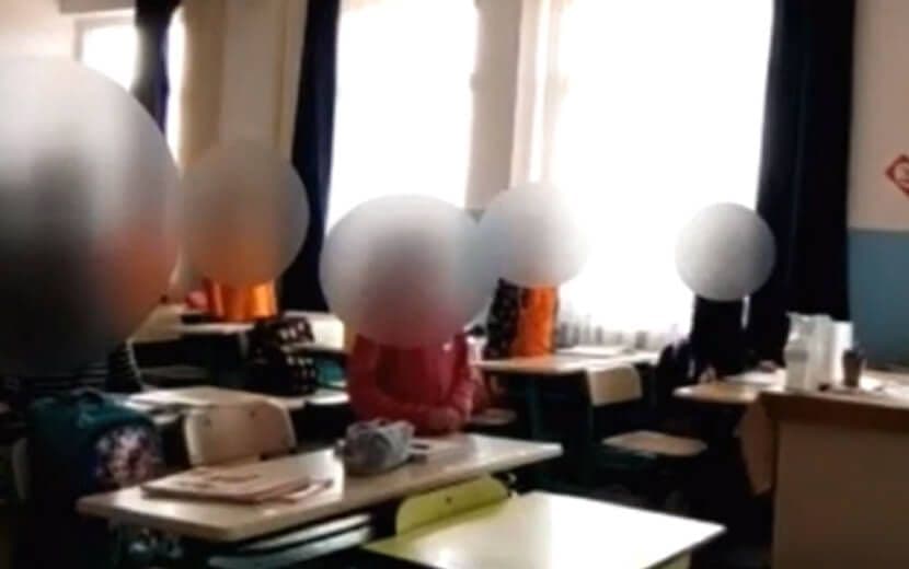 Okulda Irkçı Öğrenci Andını Çocuklara Okuttular