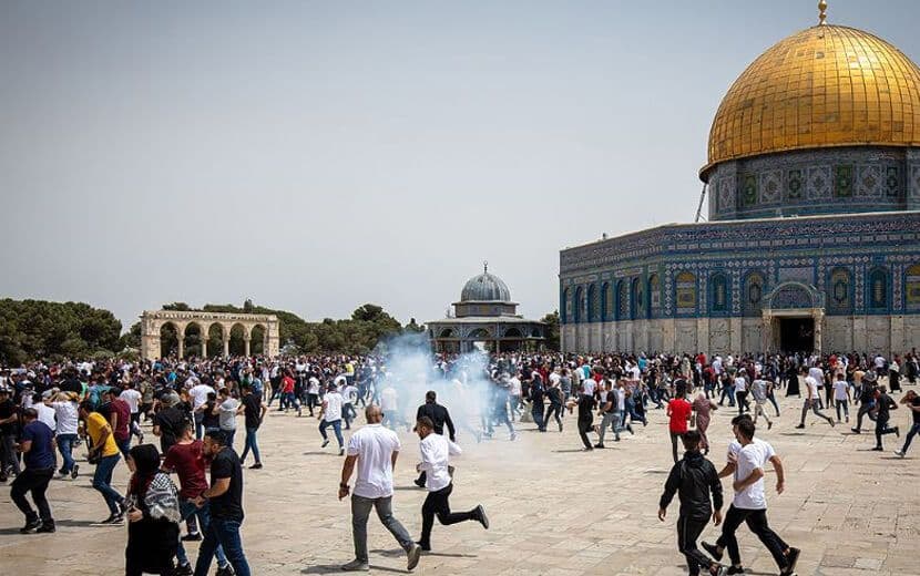 Güya Ateşkes Sağlanmıştı: İşgalci, Mescid-i Aksa’da Müslümanlara Saldırdı!