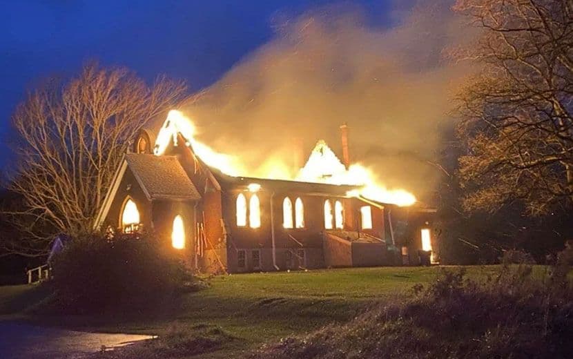 Yerli Çocukların Katledildiği Kanada’da İki Kilise Ateşe Verildi