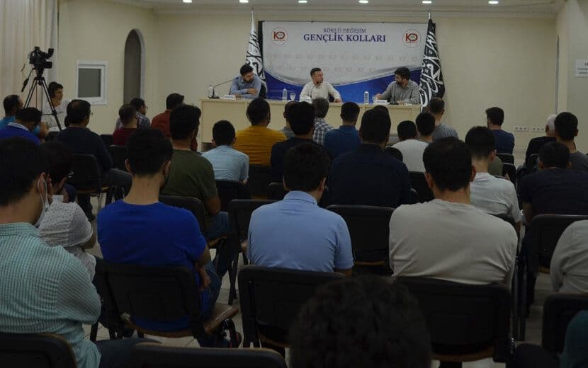 KD Gençlik Kolları’ndan Panel: ‘İnançsız Gençlik’ Proje mi Realite mi?