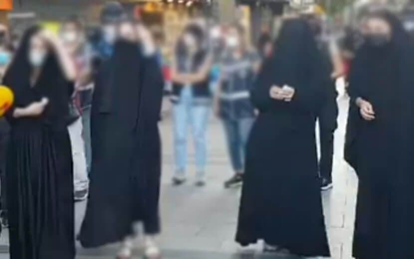 Çıplaklığa Medeniyet Diyen İslam Düşmanlarından Tesettüre Hakaret