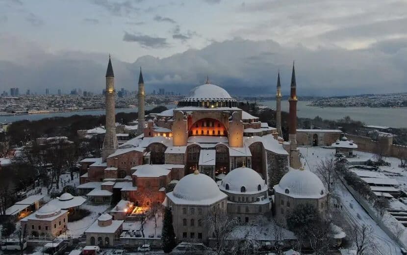 İstanbul’da Kar Alarmı: Okullar 14 Mart’a Kadar Tatil