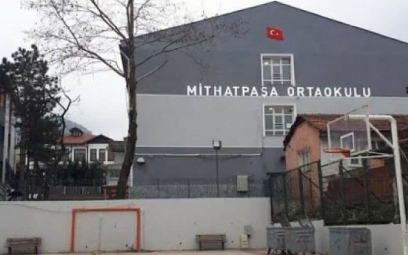 Batı Sevdalılarından Okul Müdürüne Laiklik Zulmü