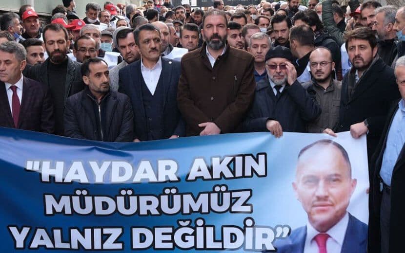 Laik Zulme Maruz Kalan Okul Müdürüne Velilerden Destek