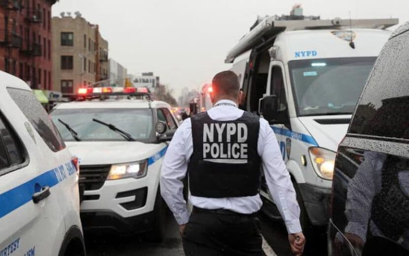 New York Metrosunda Silahlı Saldırı!