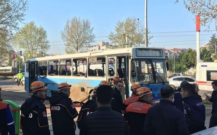 Bursa’da İnfaz Koruma Memurlarını Taşıyan Araca Bombalı Saldırı