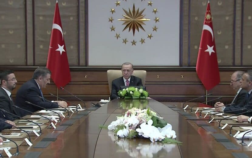 Maske Zulmü, Toplu Taşıma ve Hastanelerde Devam Edecek