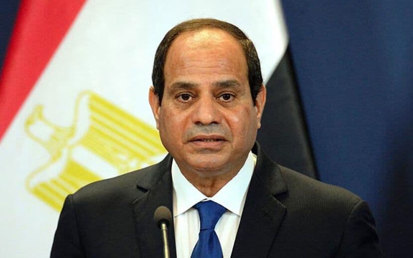 İslam Düşmanı Sisi, Virüsü Bahane Ederek Camilerde İtikafı Yasakladı