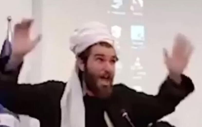 Ankara Üniversitesi’nde Batı’nın Fikirleriyle Semiren İneklerden İslam’a Hakaret