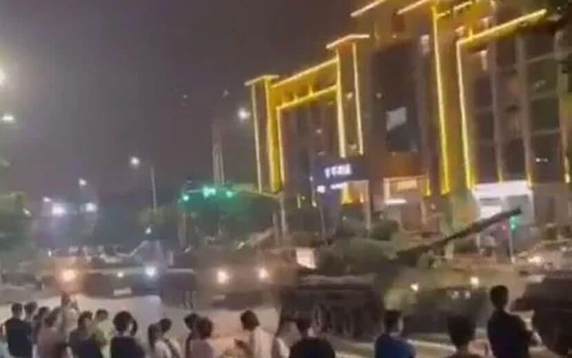 Çin’de Finans Krizi: Tankların Sokağa İndiği İddia Ediliyor