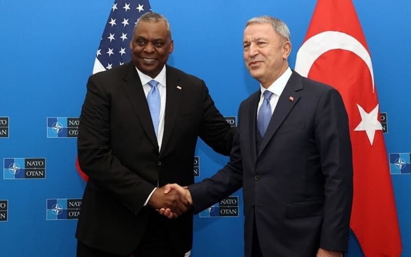 Akar, Austin'i İkna İçin IŞİD İle Mücadelede İş Birliği Önerdi