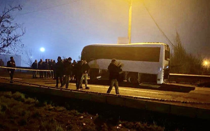 Diyarbakır’da Polis Servisine Saldırı: 9 Yaralı 