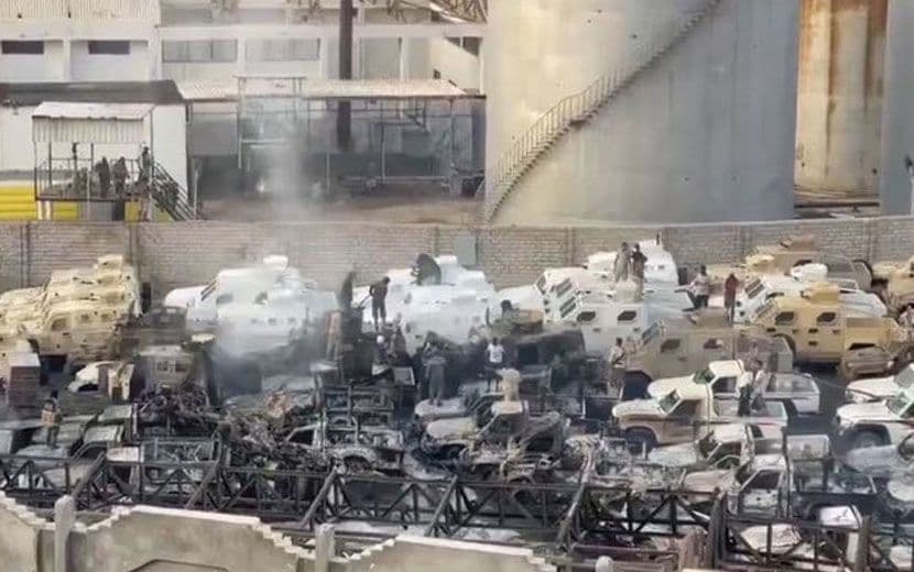 Suud, Yemen’i Bombaladı ve BAE’yi Uyardı