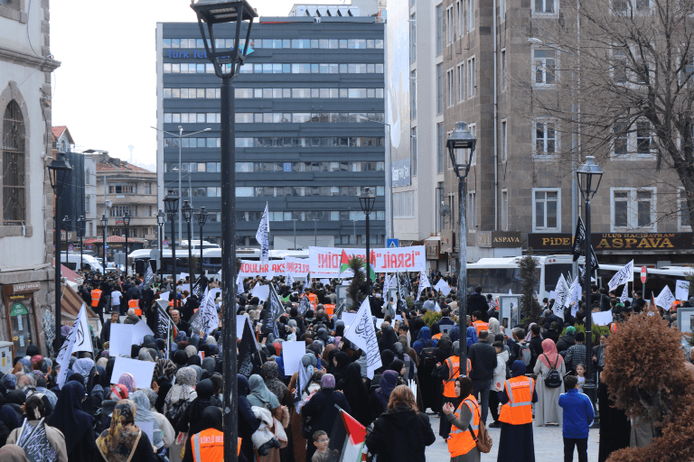 Köklü Değişim Kadın Kolları Olarak Ankara’da Düzenlenen “Aksa’yı Kurtarın! ABD’ye Karşı Durun” Başlıklı Basın Açıklamasına İştirak Ettik
