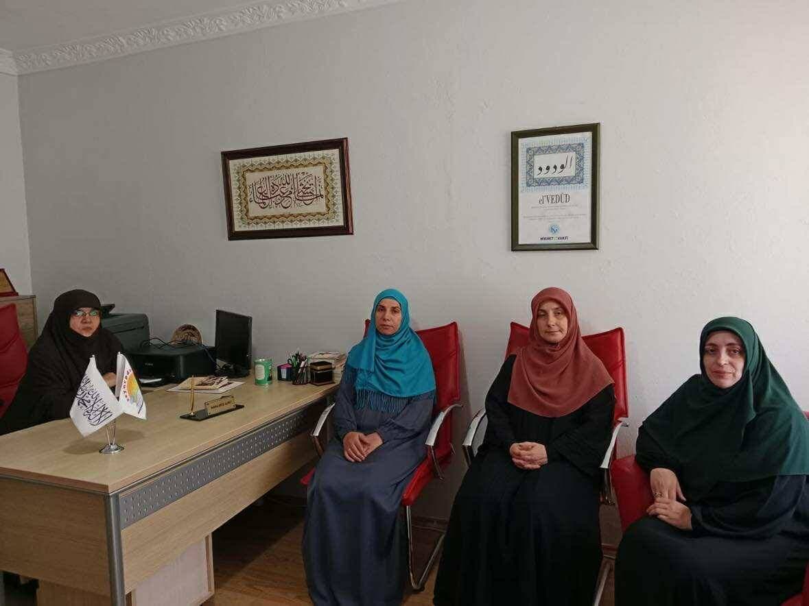 Köklü Değişim Kadın Kolları İstanbul Avrupa Temsilciliği Kıymetli Yazar Sabiha Ateş Alpat ve Erdem-Der Yönetim Kurulu Başkanı Sayın Ayşe Şirin’i Ziyaret Etti