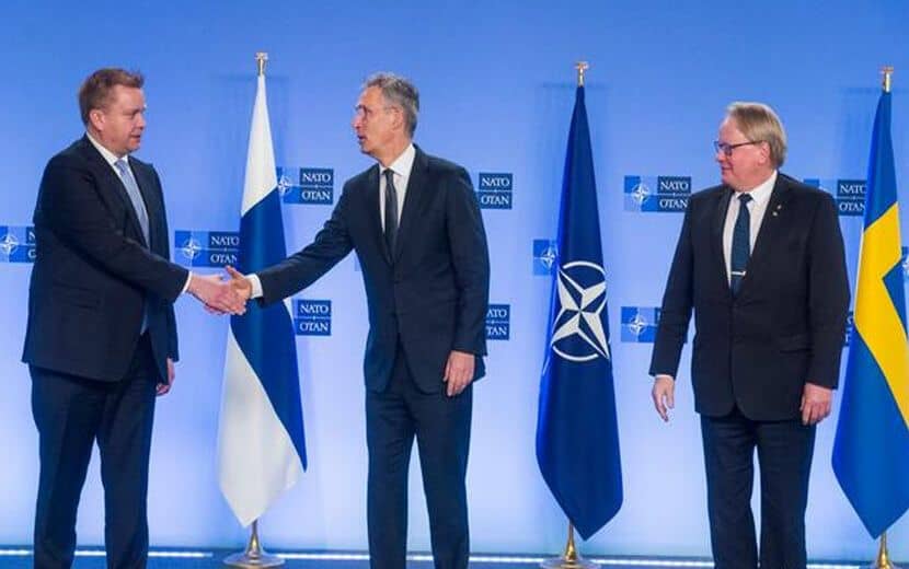 Stoltenberg, Finlandiya ve İsveç’i NATO’ya Davet Etti