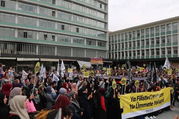 "Ya Filistin'i Kurtarın Ya Ümmete Yol Açın!" başlıklı basın açıklaması