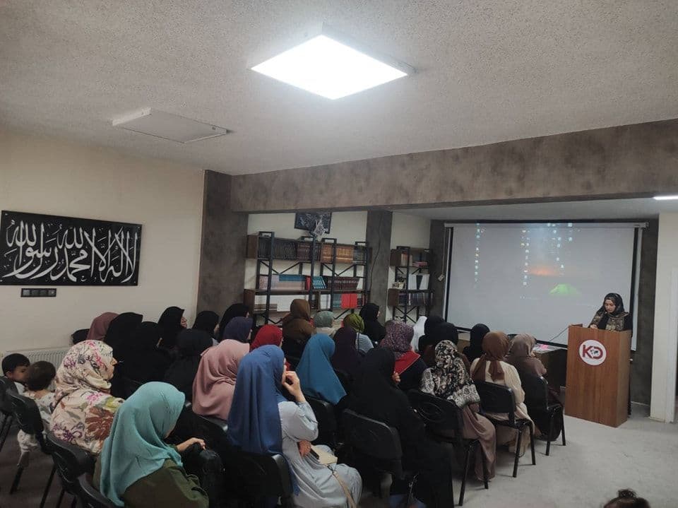 Köklü Değişim Kadın Kolları Yenimahalle Temsilciliği Olarak "İslam Hayat Nizamıdır" Başlıklı Panelimizi Yoğun Katılım İle Gerçekleştirdik.