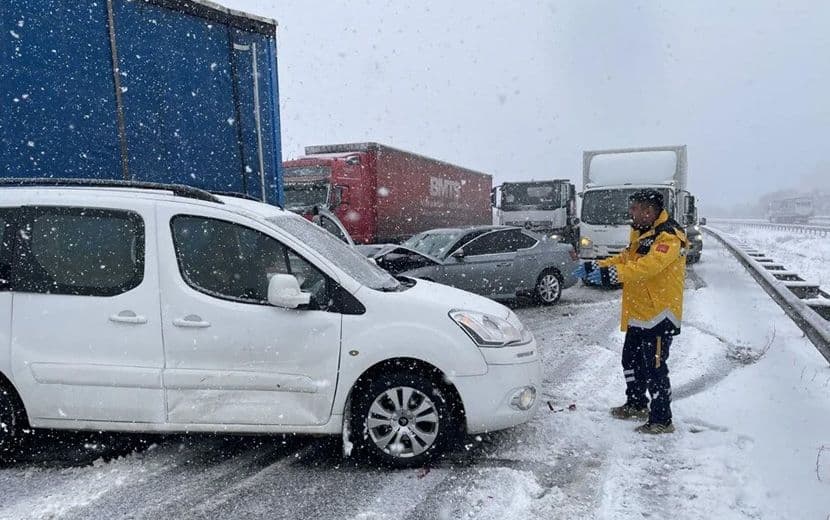 Anadolu Otoyolu’nda Zincirleme Kaza: 10 Yaralı